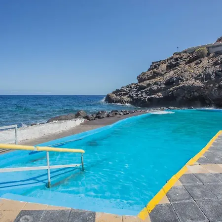 Casa Del Cueva With Stunning Ocean View Casa de Férias *