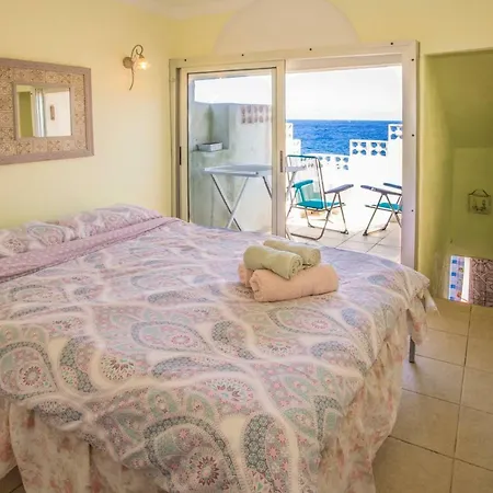 Casa Del Cueva With Stunning Ocean View Casa de Férias Güimar